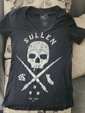 Love Black Graphic V-Neck Tee with White Skull Logo